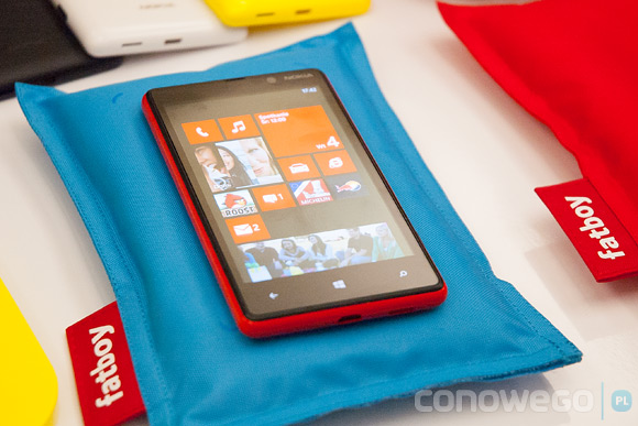 Nokia Lumia 820 Pure Windows 8 Phone