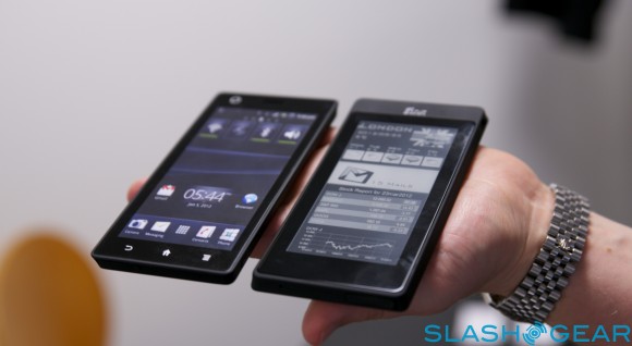 E-Ink double screen smartfon