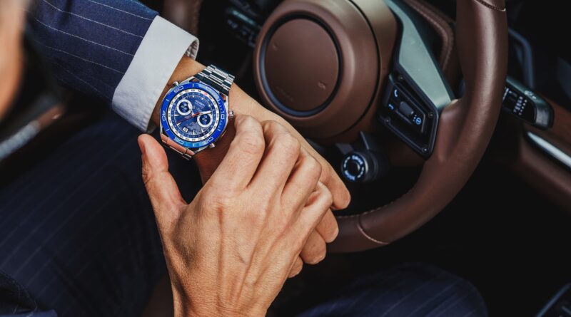 Elegancki zegarek Huawei w luksusowym samochodzie