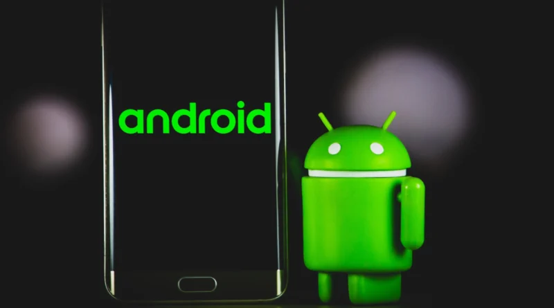 symbol Androida obok smartfona