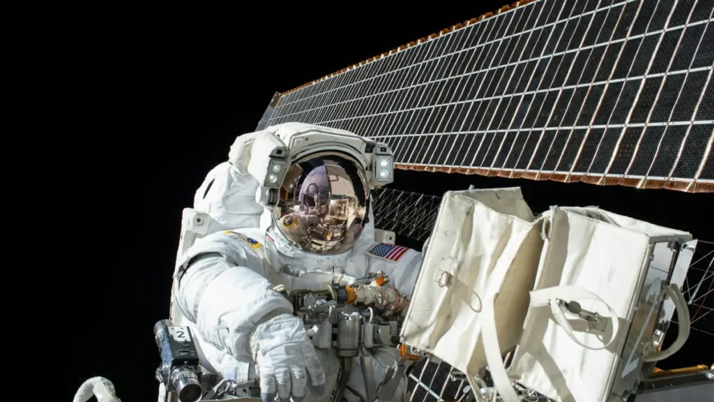 astronauta w kosmosie