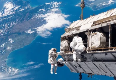 stacja kosmiczna ISS i astronauci