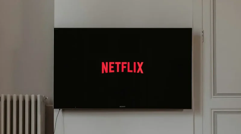 telewizor z uruchomioną aplikacją Netflix