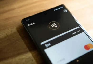 smartfon z uruchomionym Google Wallet
