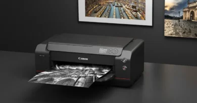 flagowa drukarka fotograficzna Canon na blacie