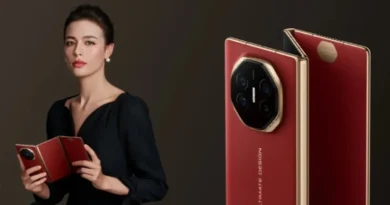 Huawei Mate XT Ultimate w rękach kobiety