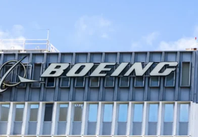 logo Boeing na biurowcu