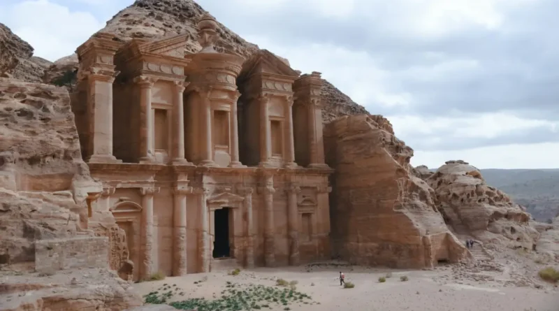 monument archeologiczny w Petrze, w Jordanii