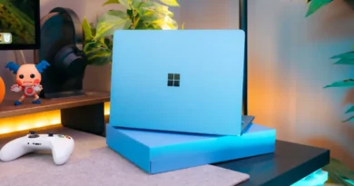 surface laptop na blacie
