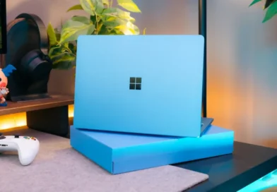 surface laptop na blacie
