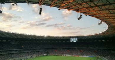 widok z trybun stadionu piłkarskiego