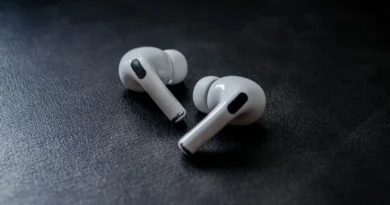 Apple szykuje rewolucję w AirPods – rozmowy w obcym języku bez sięgania po telefon!