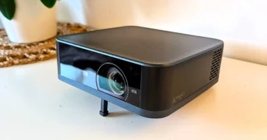 Projektor Epson EF-62 – kieszonkowe 4K wkracza na salony