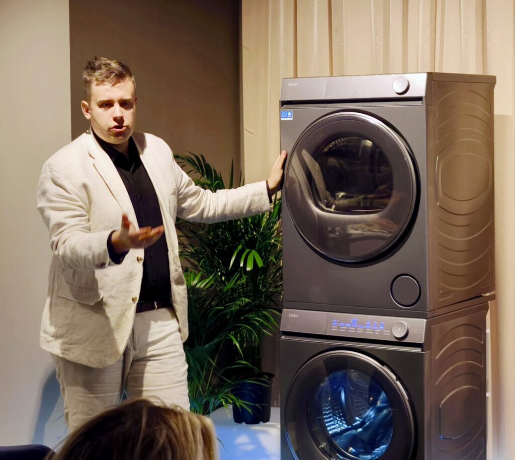 prezentacja pralek i suszarek haier, październik 2025