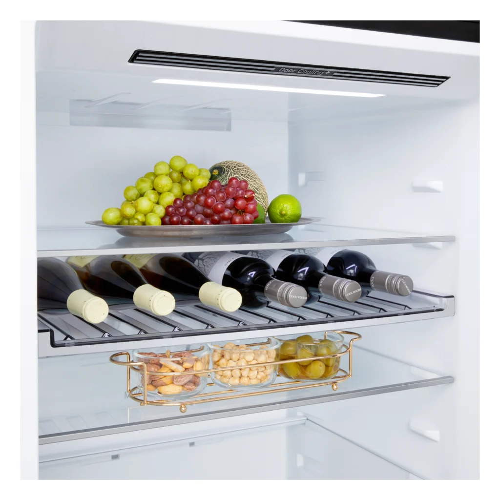 nowa lodówka LG ma półkę na napoje i oświetlenie LED