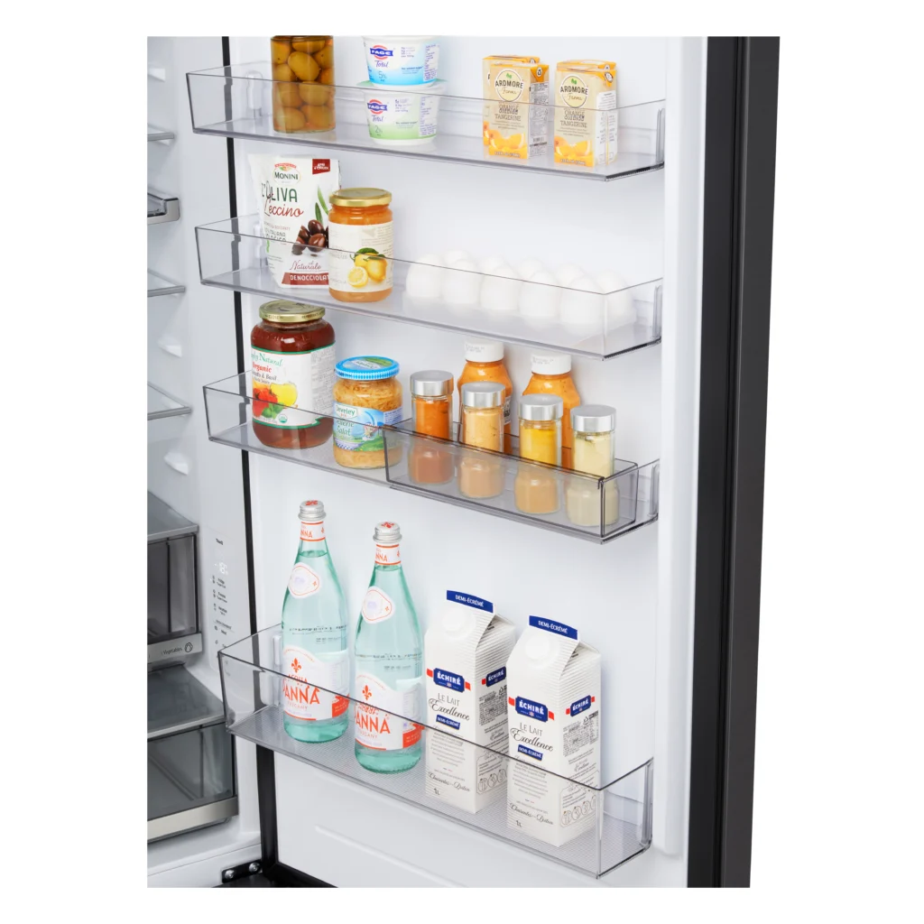 cztery blalkoniki na drzwiach mają swój własy nawiew chłodzący