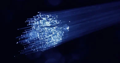 Polska uczelnia rozwija nowoczesne szerokopasmowe źródło światłowodowe ASE