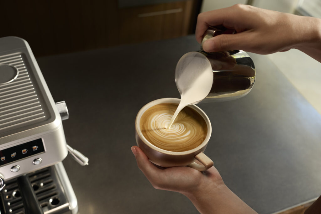 MOVA S20 Pro idealnie spienia piankę do latteart