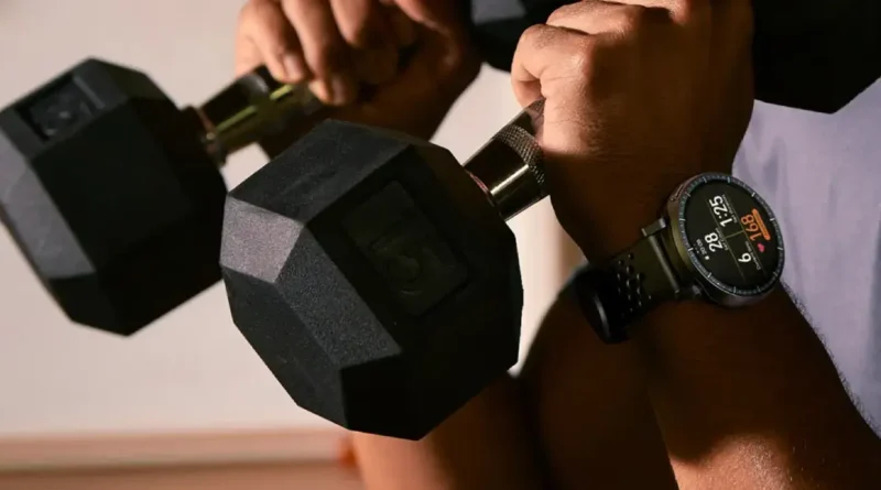 Amazfit Active Max – to on rozdaje tu karty