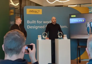 Jabra Evolve3 debiutują w Polsce. Uniwersalne słuchawki do pracy i codziennego użytku gotowe na erę AI! Jabra Evolve3 debiutują w Polsce. Uniwersalne słuchawki do pracy i codziennego użytku gotowe na erę AI!