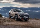 Nissan X‑Trail 2026 oficjalnie zaprezentowany. Nowy wygląd, lepsza łączność i mocniejszy terenowy charakter!