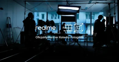Realme rozpoczyna strategiczną współpracę ze Szkołą Filmową w Łodzi. Smartfony realme 16 Pro+ trafiły do studentów!