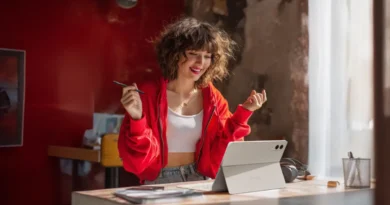 Tablety z AI stają się codziennym narzędziem pokolenia Z według nowych badań Lenovo