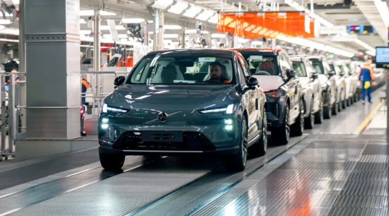 Volvo EX60 wchodzi do produkcji. Nowy elektryczny SUV zmienia strategię marki