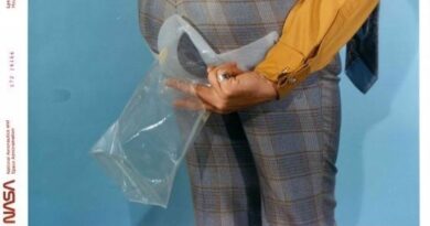 Artemis II miał pierwszą toaletę w okolicy Księżyca. Jak astronauci robili to przedtem?