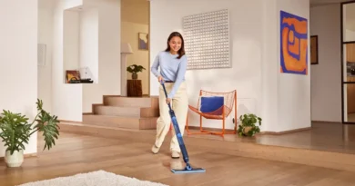 kobieta z mopem Philips OneUp