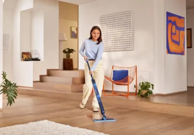 kobieta z mopem Philips OneUp