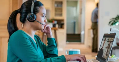 POLY Voyager Focus 2 – bezprzewodowy zestaw słuchawkowy do pracy i wideokonferencji