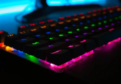 Wybieramy bezprzewodową klawiaturę gamingową do 1000 zł – maj 2025