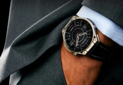 Amazfit Balance Ultra na męskim nadgarstku