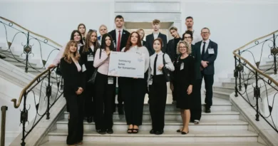 Weszli do Sejmu i zaskoczyli posłów. Polscy uczniowie pokazali technologię przyszłości!