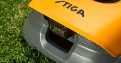 Koniec z kopaniem kabli w ogrodzie. Robot koszący wreszcie stał się prosty