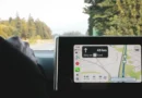 Fabryczna nawigacja odejdzie do lamusa? Mapy Apple przejmują ekrany w samochodach Forda