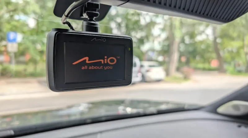 MIO MiVue 803W Pro – wideorejestrator z wbudowanym trybem parkingowym