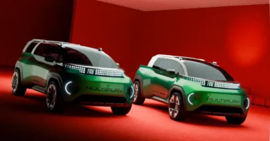 FIAT Multiplay zadebiutował w Paryżu! To rodzinny samochód, który zmienia się w pick-upa!